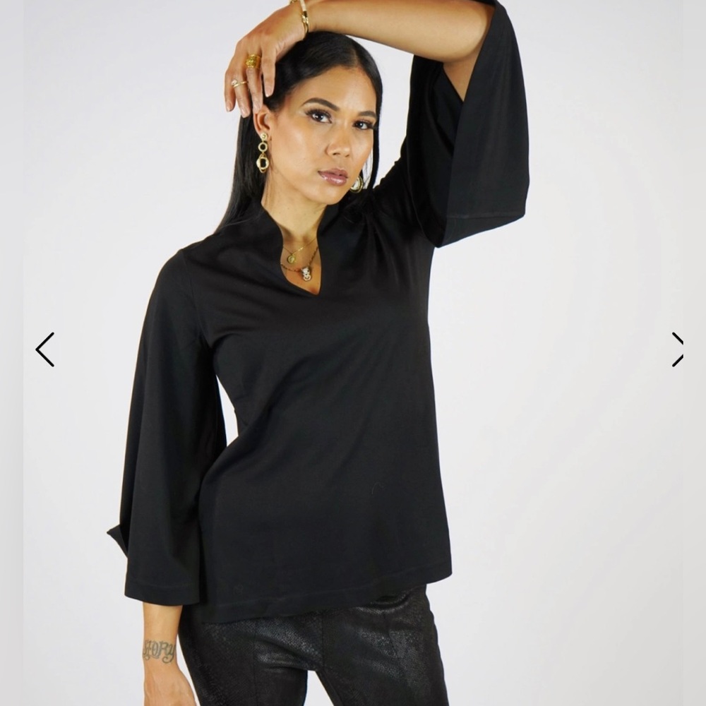 Fab & Never Worn! DuetteNYC FLUTTER SLEEVE TUNIC - Black - Large